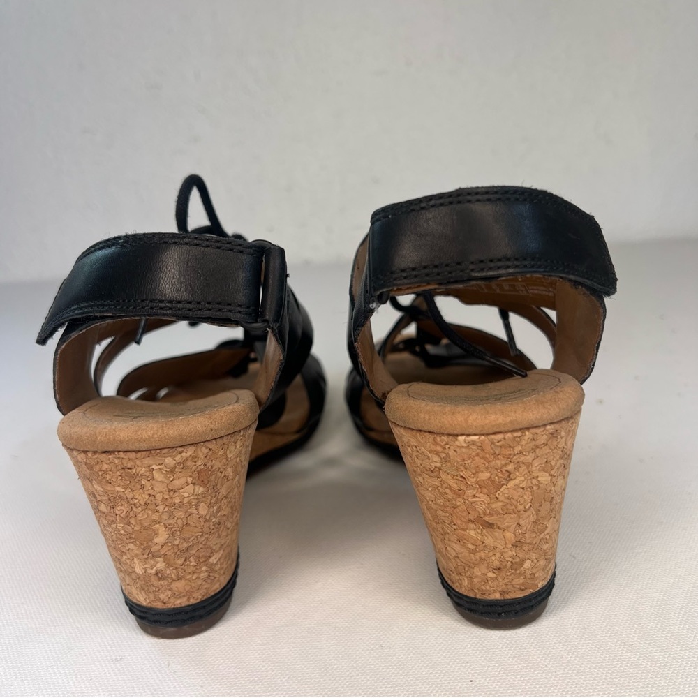 NWOB Clarks Helio black leather wedge comfort sandal - Picture 7 of 10